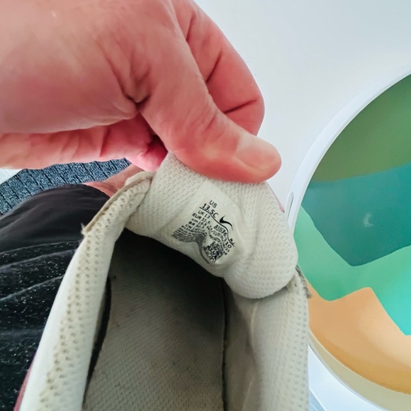 2 pairs of shoes - Picture 7 of 11